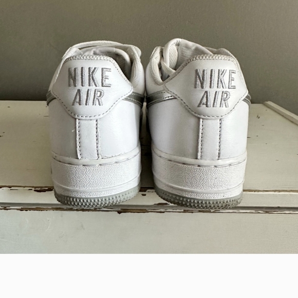 Nike Air Force 1, White Leather With Silver Accents, Men’s Size 7, Women’s 9 - Picture 5 of 9